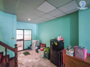 *****ทาวน์เฮ้าส์มือสองย่านนนทบุรี ม.วงศ์ชัยนคร รัตนาธิเบศร์ เนื้อที่ 18 ตร.ว. ฟังก์ชัน 2 ห้องนอน 2 ห้องน้ำ 1 ที่จอดรถ บนทำเลเยี่ยม ติดถนนรัตนาธิเบศร์ เพียง 700 เมตรก็ถึงรถไฟฟ้าสายสีม่วง "สถานีบางรักใหญ่" ใกล้ทางด่วน "งามวงศ์วาน" ห้ามพลาด!